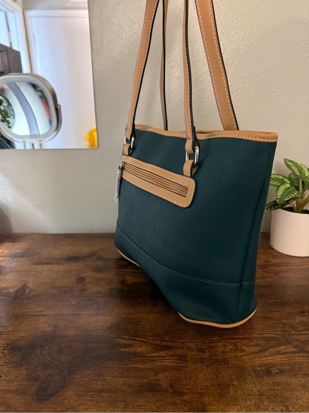 Giani Bernini Green & Tan Structured Tote Shoulder Bag - Picture 4 of 12